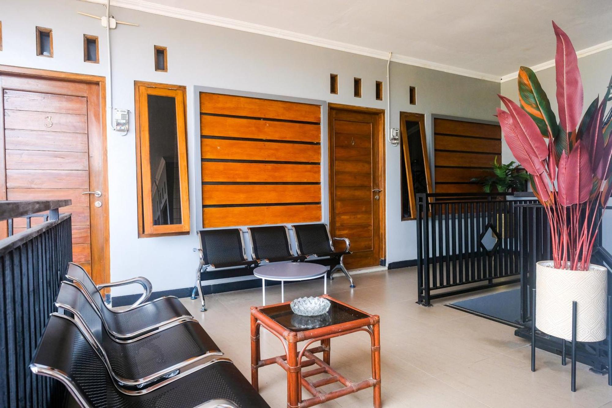 Al Abror Homestay Mandala Krida Mitra Reddoorz Yogyakarta Exterior foto