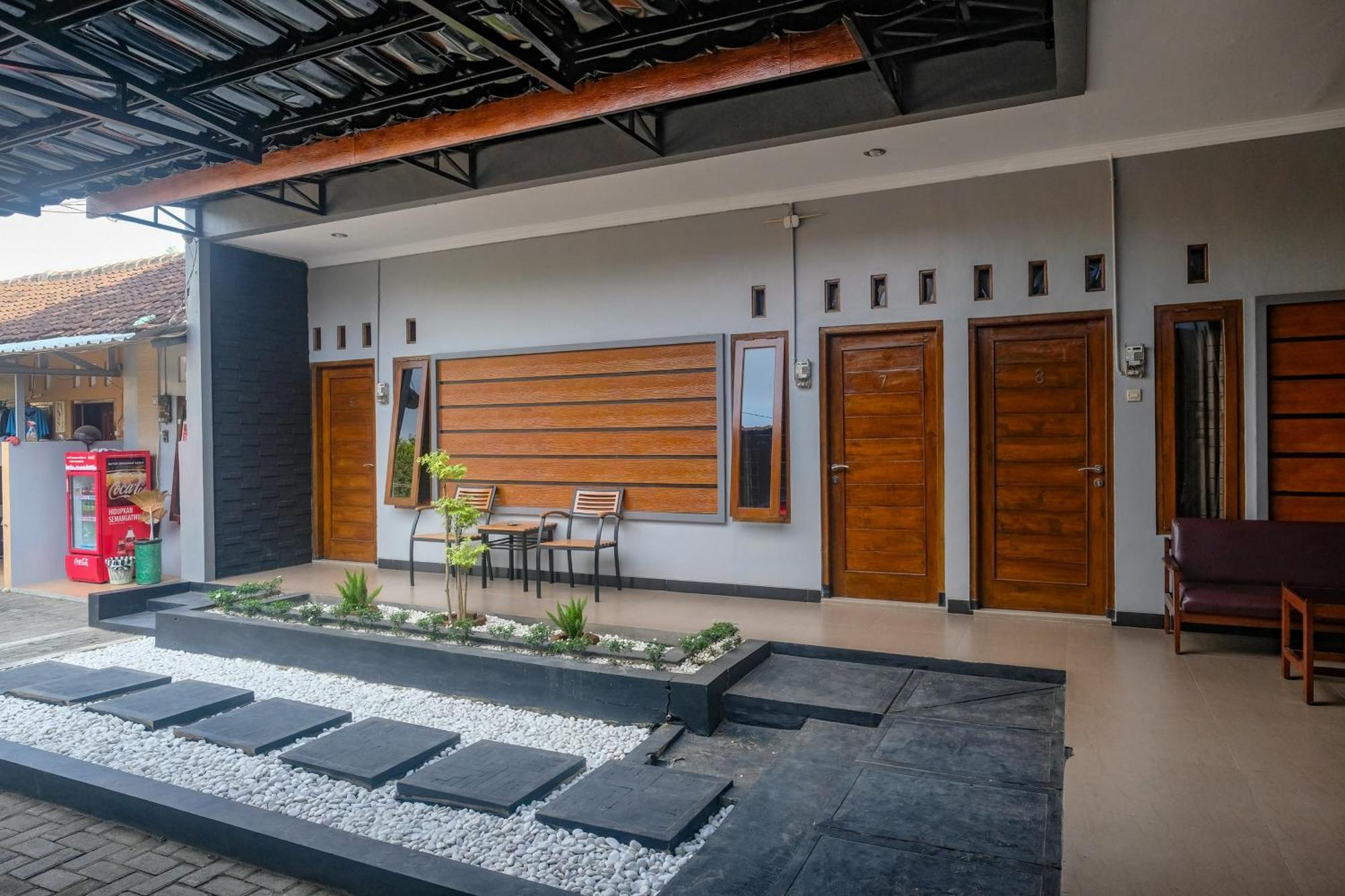 Al Abror Homestay Mandala Krida Mitra Reddoorz Yogyakarta Exterior foto
