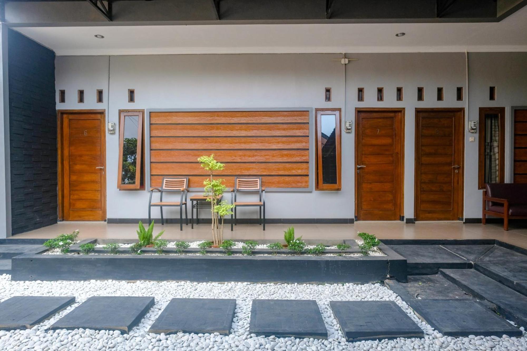 Al Abror Homestay Mandala Krida Mitra Reddoorz Yogyakarta Exterior foto