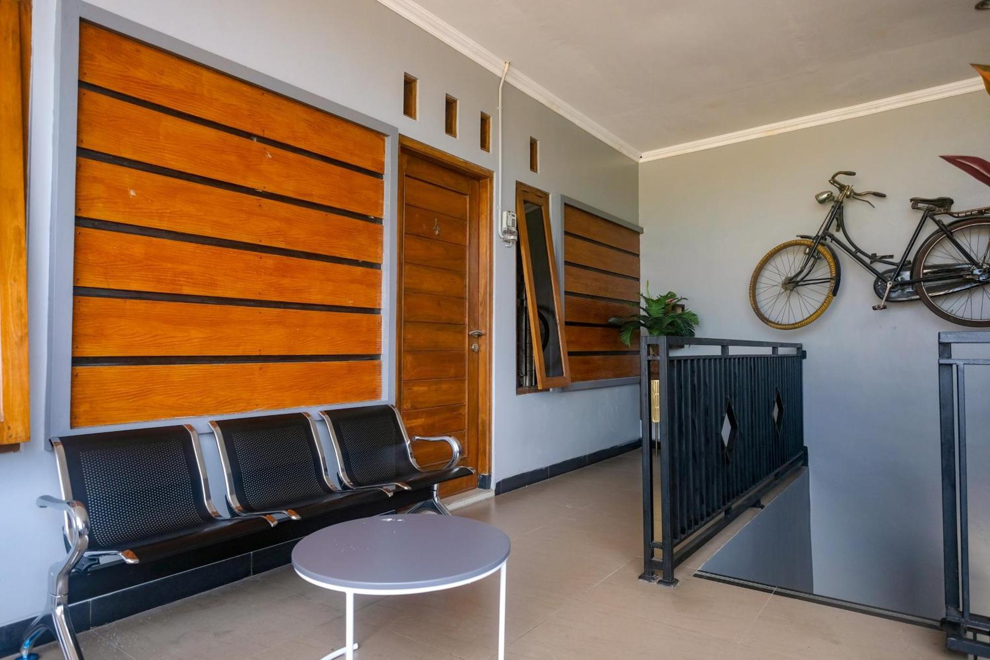 Al Abror Homestay Mandala Krida Mitra Reddoorz Yogyakarta Exterior foto